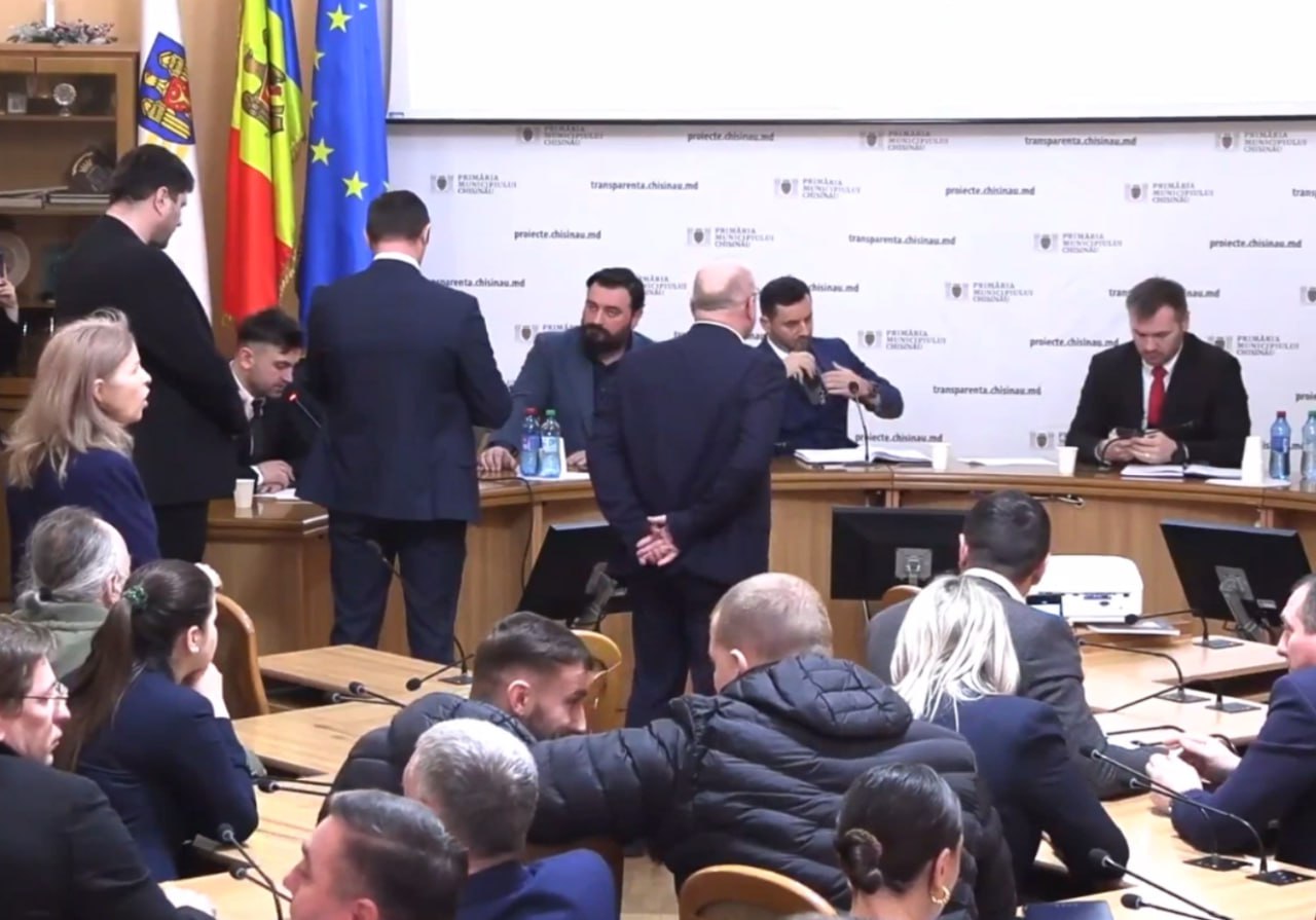 photo_5280924447105815227_y