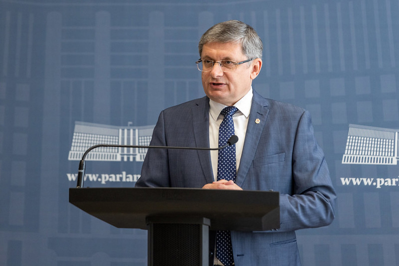 8fdfacdd-37d6-448f-a13e-3ae611bfae07