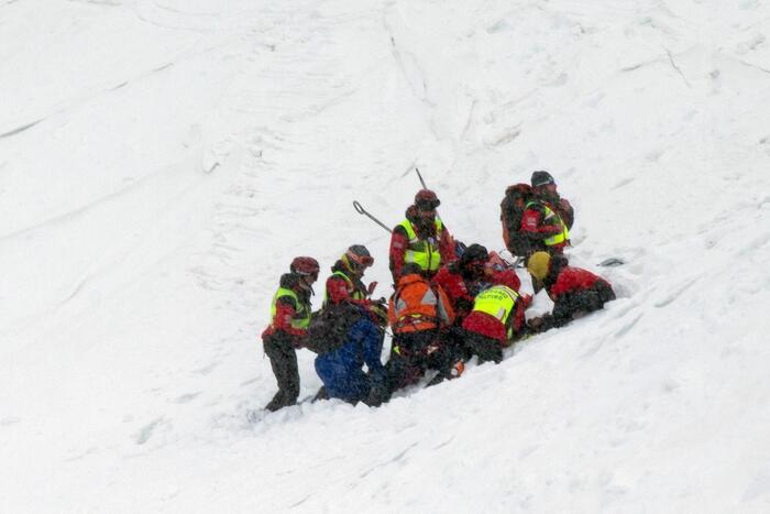 b27a6c86d071d57b73e8931a7f21be81