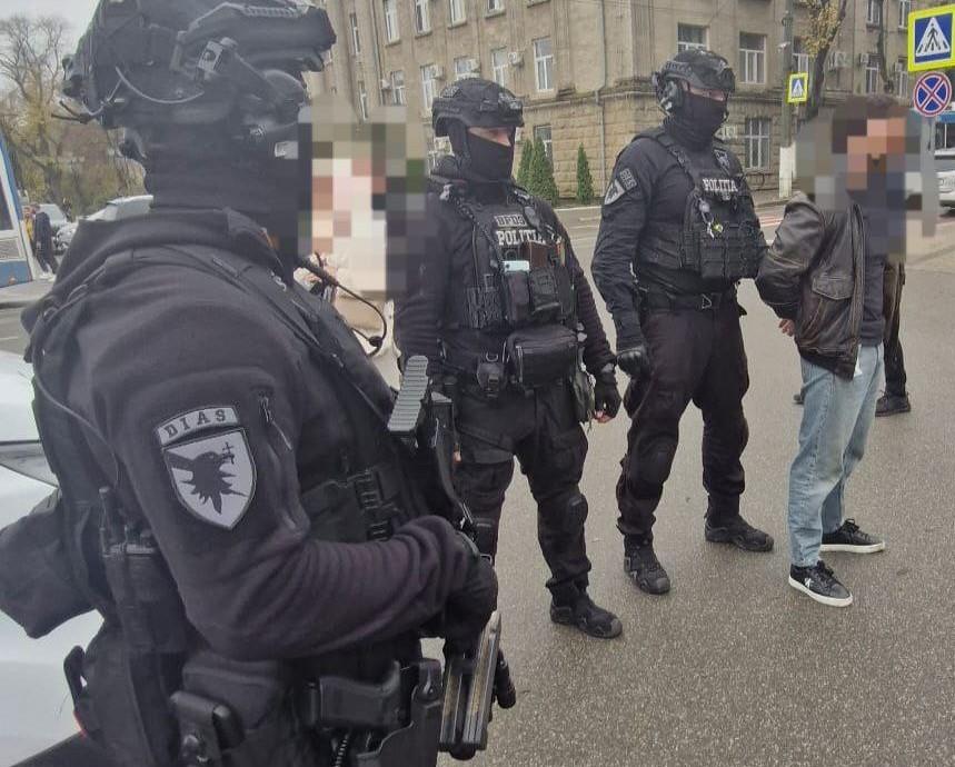 6170ad4c-d421-40cb-8e9f-d77cbb504076