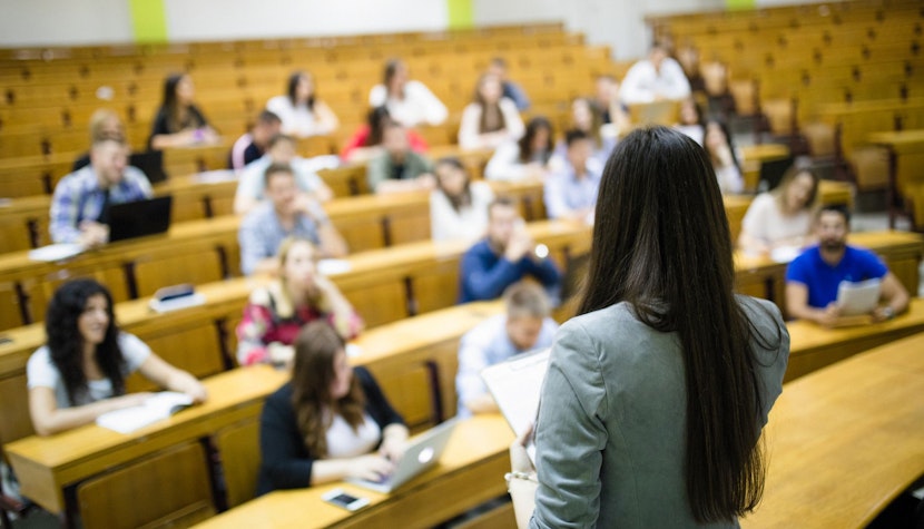 1727615415-studenti-2