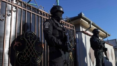 eb979688-5d0e-421e-b65d-2799dce291ca_w408_r1