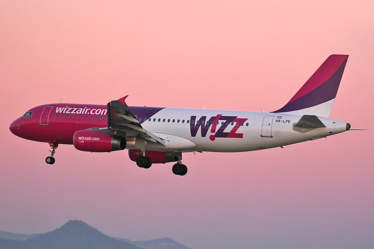 Airbus_A320-233_Wizz_Air_HA-LPE_8399569664