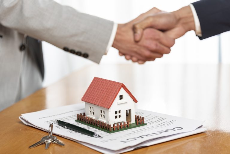 negocierea-agent-imobiliar-768x513-1