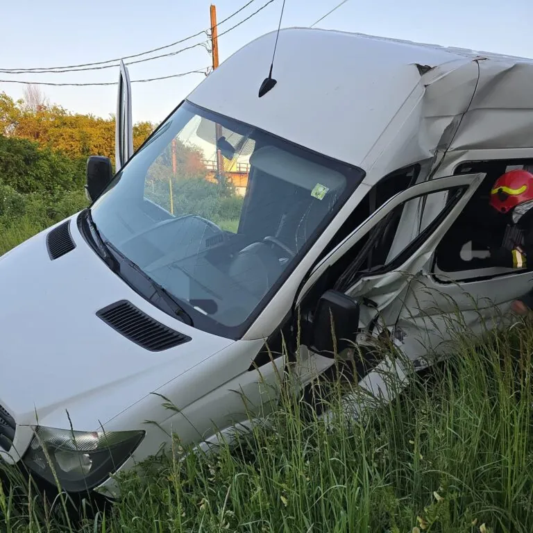 microbuz-accident-768x768