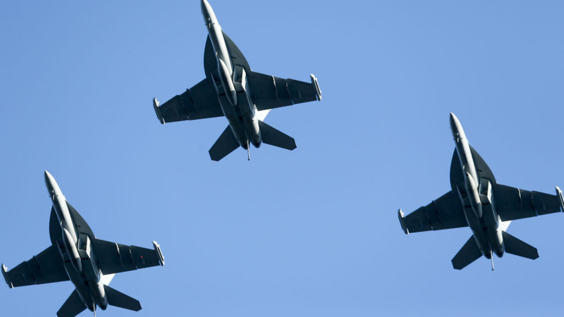 avioane f 16