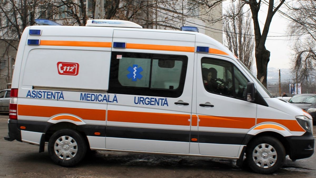 un-sofer-de-ambulanta-din-balti-si-fratele-acestuia-au-fost-retinuti-de-ofiterii-cna-158907-1604404887