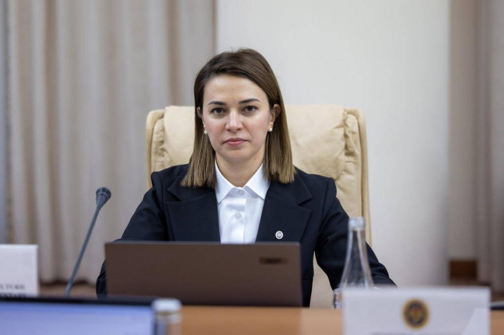 990a848f8f3e33210195d64d3ffc574d_ludmila-catlabuga-1