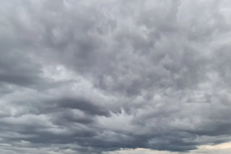 Cer-cu-nori-de-ploaie.jpg