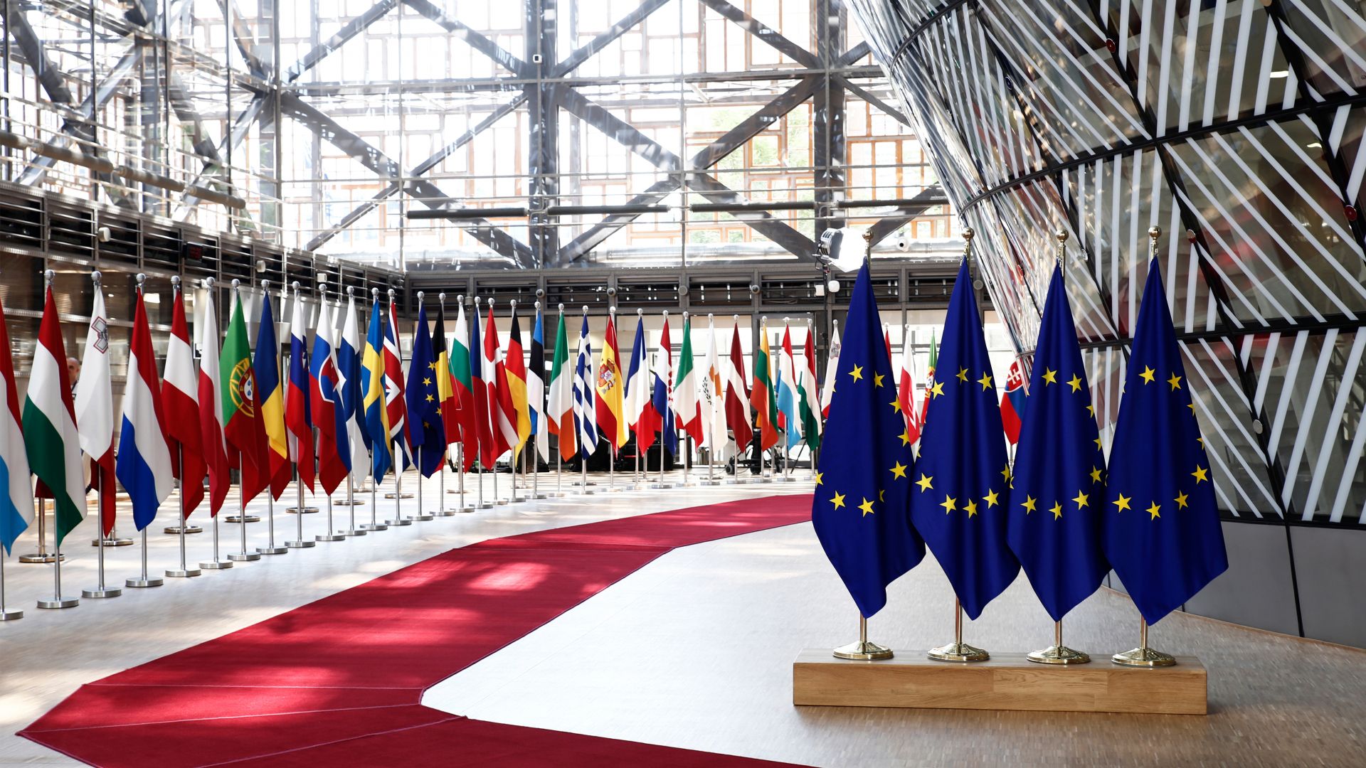 eu-council-flags-inside-1