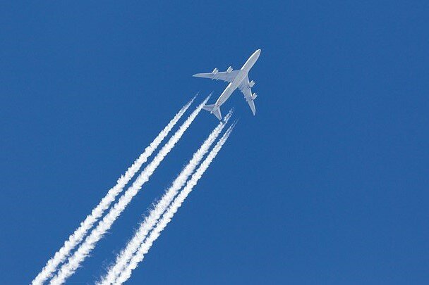 left-Contrails-forming-from-the-exhausts-of-an-aircraft-right-Persistent-aircraft