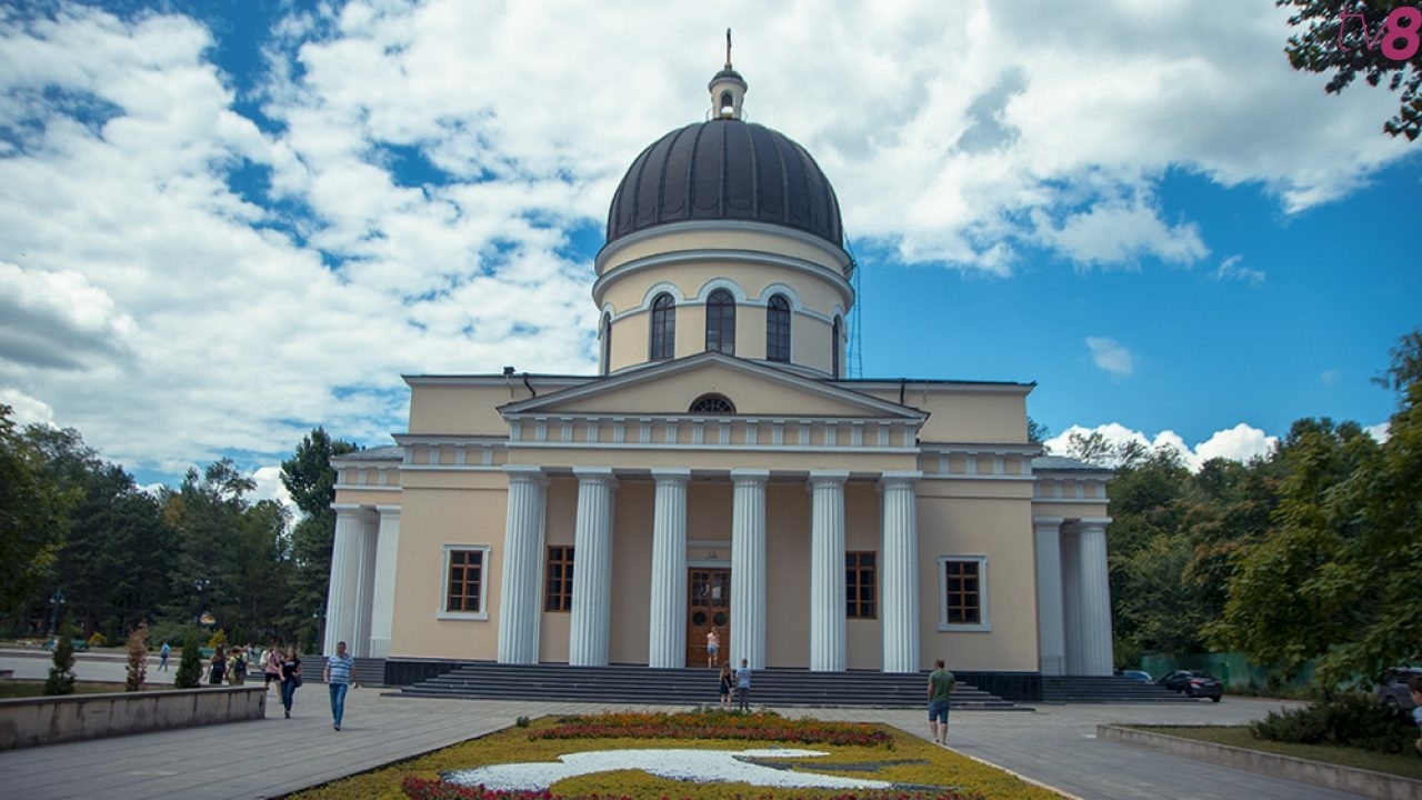 mitropolia-moldovei-nedumerita-de-decizia-trm-de-a-intrerupe-traditia-de-transmitere-a-slujbei-dedicate-hramului-chisinaului-de-la-catedrala